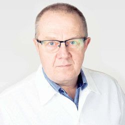 Dr. Hermann János